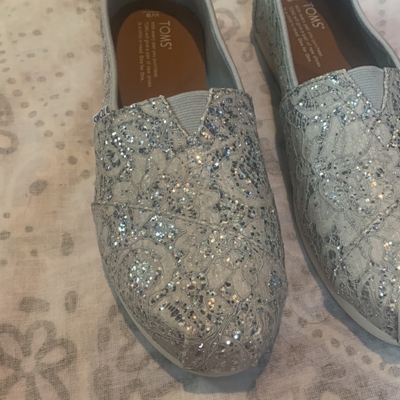 New Toms Classic Silver Lace Glitz Floral Glitter Slip On Sz 9 - Picture 4 of 7